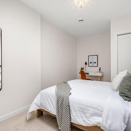 The Olympia: Front Street Flats Apartment Белвил Екстериор снимка