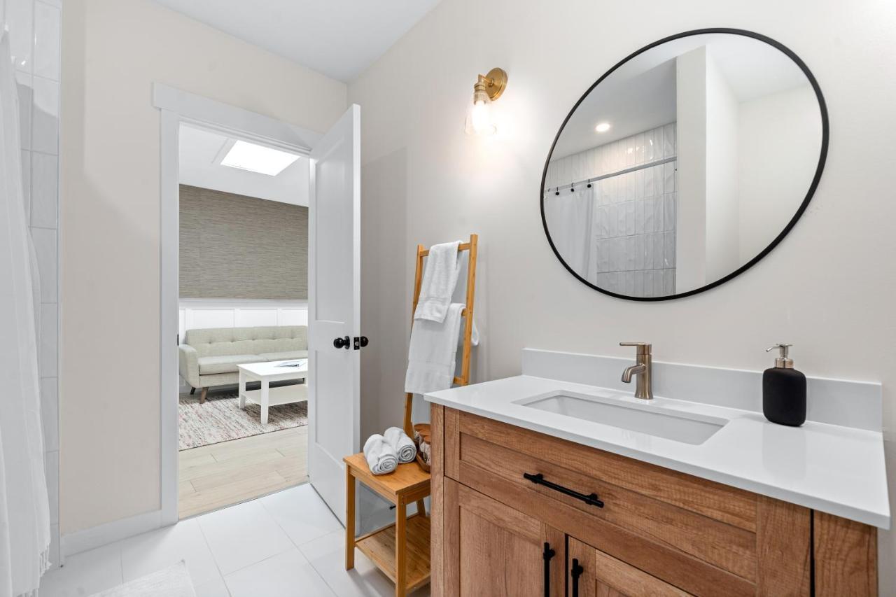 The Olympia: Front Street Flats Apartment Белвил Екстериор снимка