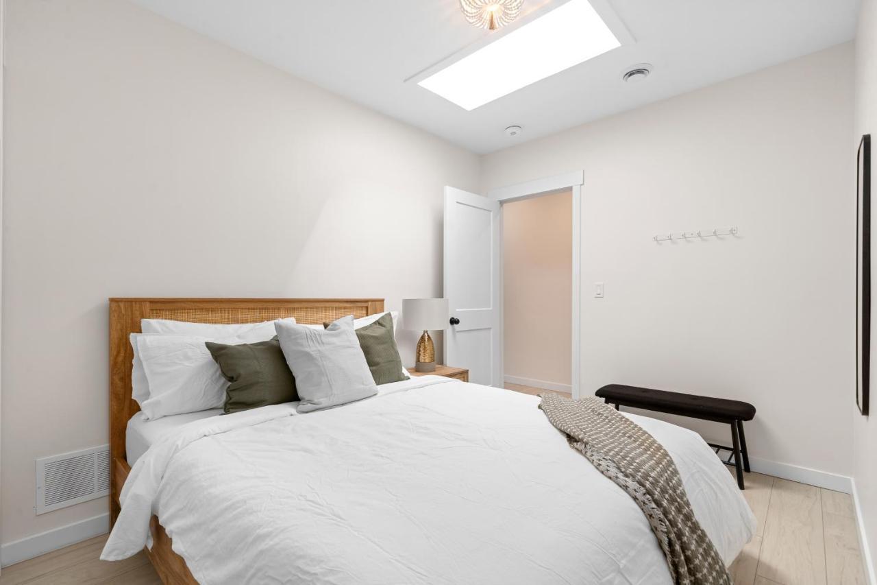 The Olympia: Front Street Flats Apartment Белвил Екстериор снимка