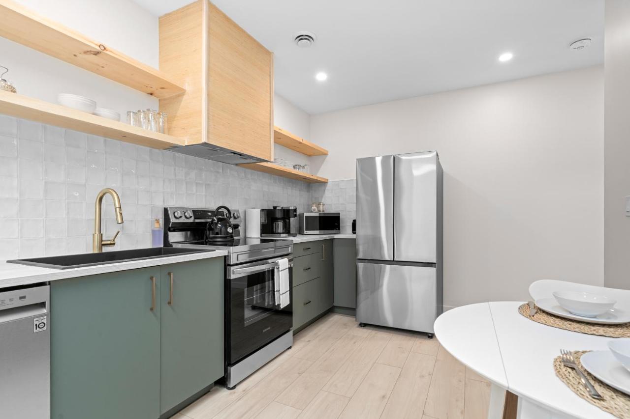 The Olympia: Front Street Flats Apartment Белвил Екстериор снимка