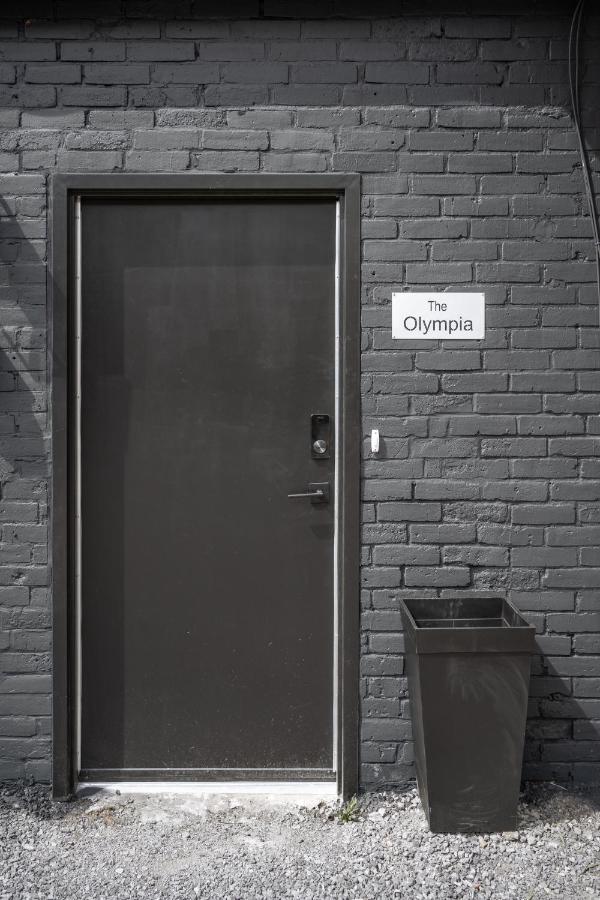 The Olympia: Front Street Flats Apartment Белвил Екстериор снимка